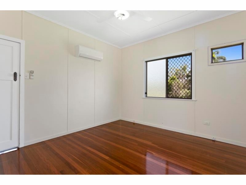 6 Thackeray Street, Park Avenue QLD 4701